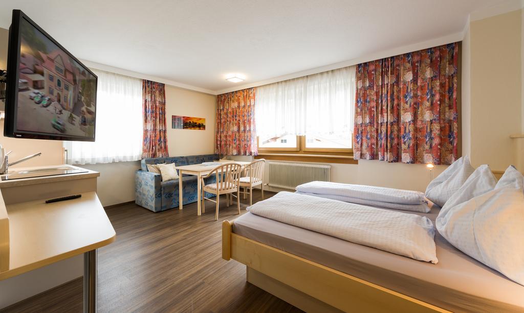 Pension Schenkenfelder Bad Häring Стая снимка